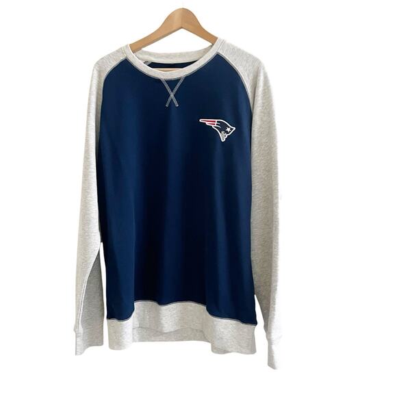 Patriots Football Men’s Size Medium Colorblock Fleece Sweatshirt NWOT Crewneck - Picture 1 of 7